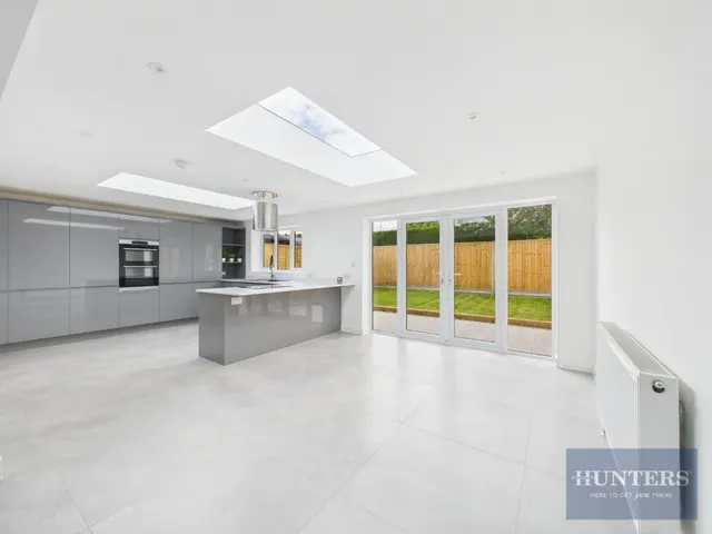 Wells Close, Cheltenham, GL51, photo 1