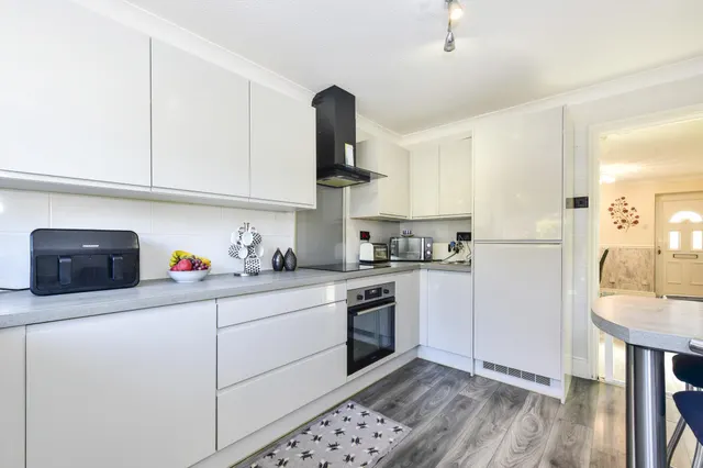 Wentworth Drive, Rawmarsh, S62, photo 2