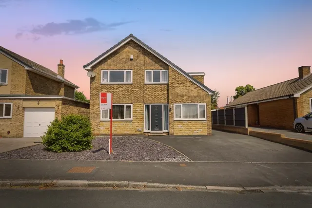 Lennox Drive, Wakefield, West Yorkshire, WF2, photo 1