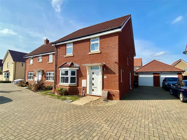 Waller Drive, Attleborough, NR17, photo 1