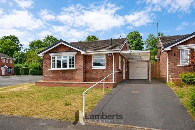 19 Ladbrook Close, Redditch, photo 1