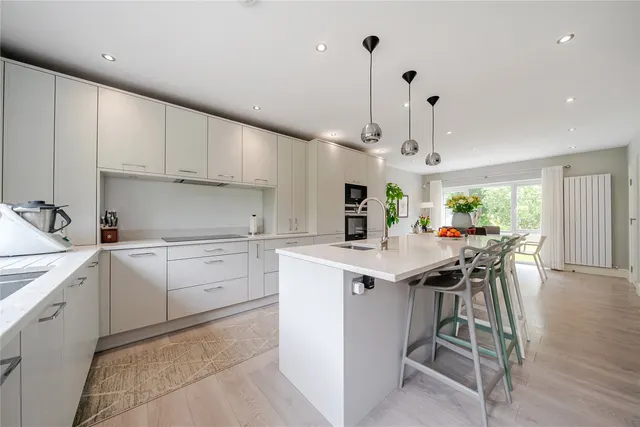 Lynwood Grove, Orpington, BR6, photo 1