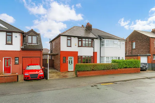 Peel House Lane, Widnes, Widnes, WA8 6TG, photo 1