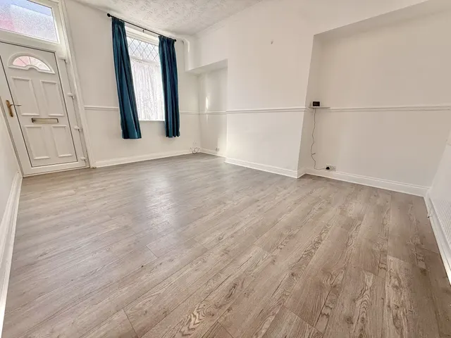 Whitehall Street, Wakefield, WF2, photo 2