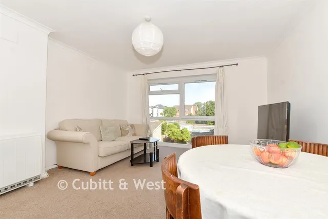 Conway Drive, Sutton, SM2, photo 3