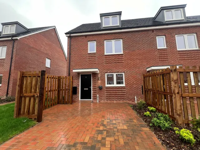 Lock Loop Way, Birmingham, B16, photo 1