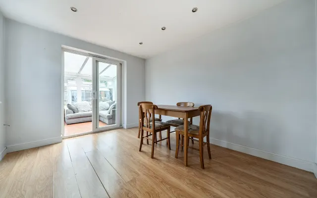 Photo 3 — George Street, Clapham, Bedford