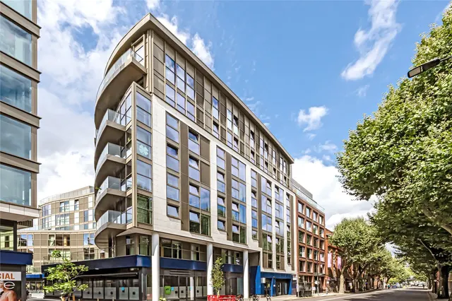 Photo 3 — Tower Bridge Road, London, SE1