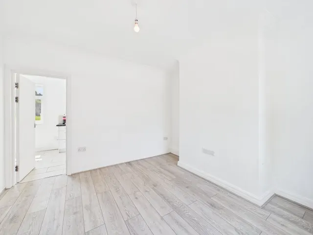 Park Road, Dukinfield, SK16, photo 2