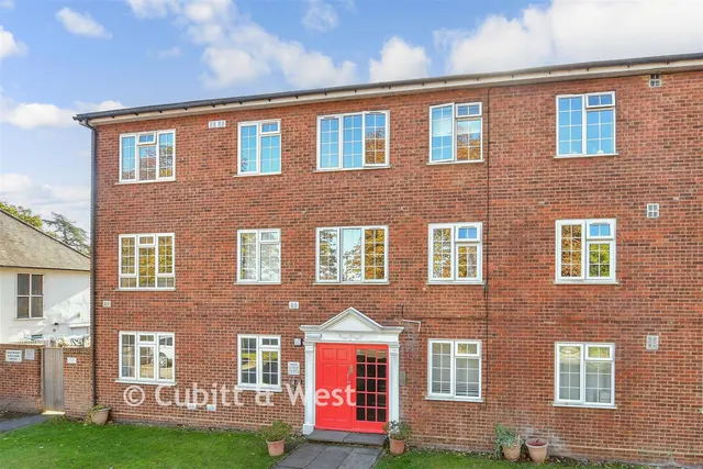 Bucklers Way, Carshalton, SM5, photo 1