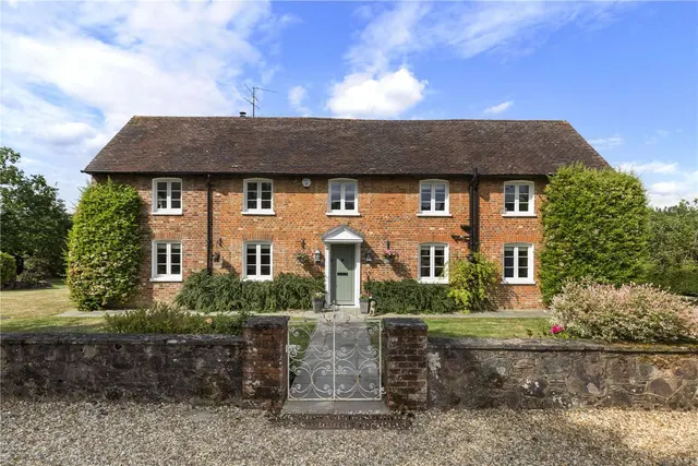 Blacknest Road, Blacknest, Alton, Hampshire, GU34 4PX, photo 1