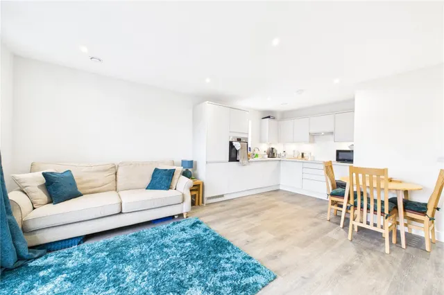 Crown Lane, Theale, RG7, photo 2