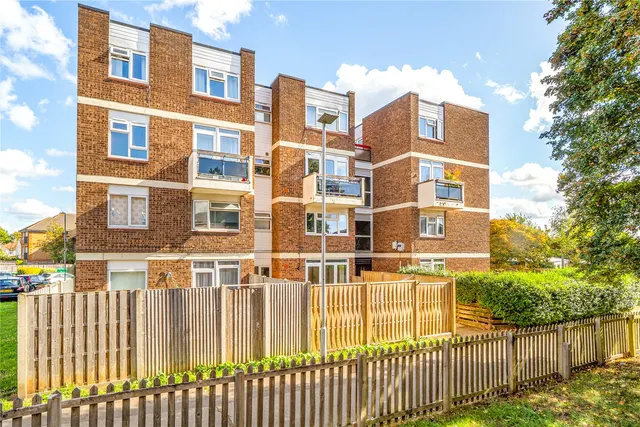 Hobill Walk, Surbiton, KT5, photo 1