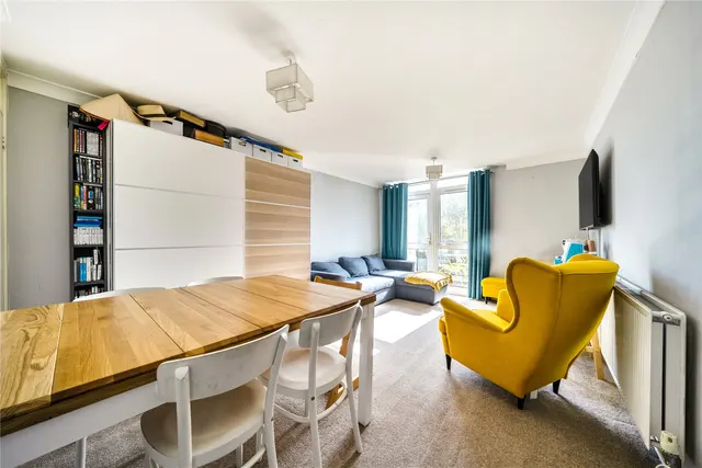 Hobill Walk, Surbiton, KT5, photo 2