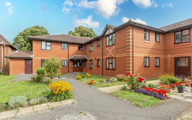 Wellgarth Court, Knowle, BS4, photo 1