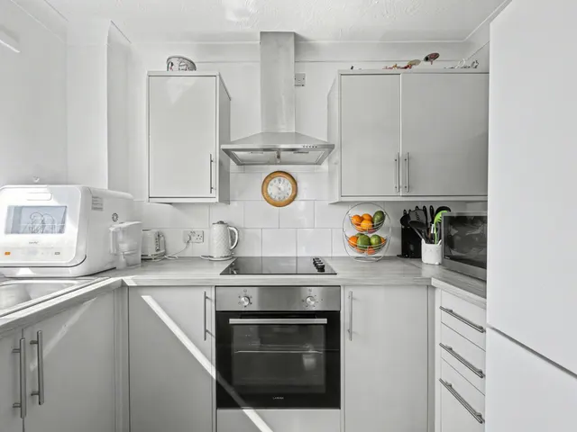 Photo 3 — Sunnyhill Court, Parkstone