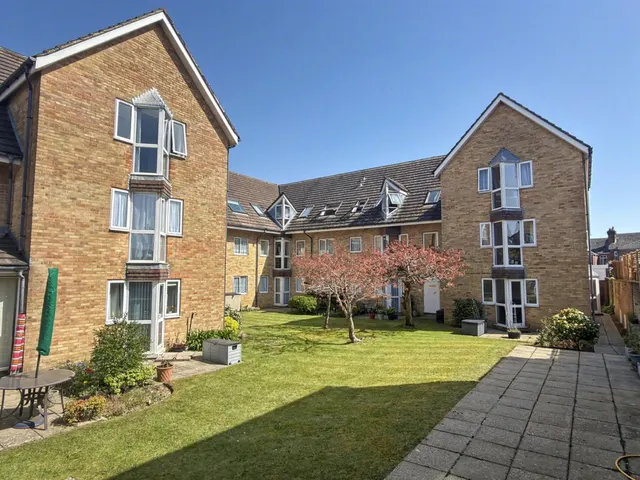 Sunnyhill Court, Parkstone, photo 1