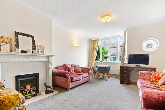 Photo 2 — Dale View Avenue, North Chingford, London E4