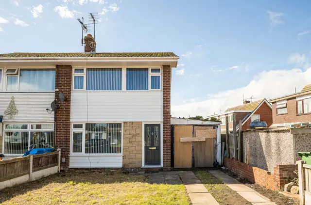 Violet Grove, Rhyl, LL18, photo 1