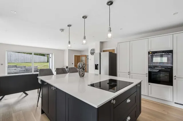 Photo 2 — Clifton Road, Amersham, Buckinghamshire, HP6 5PN