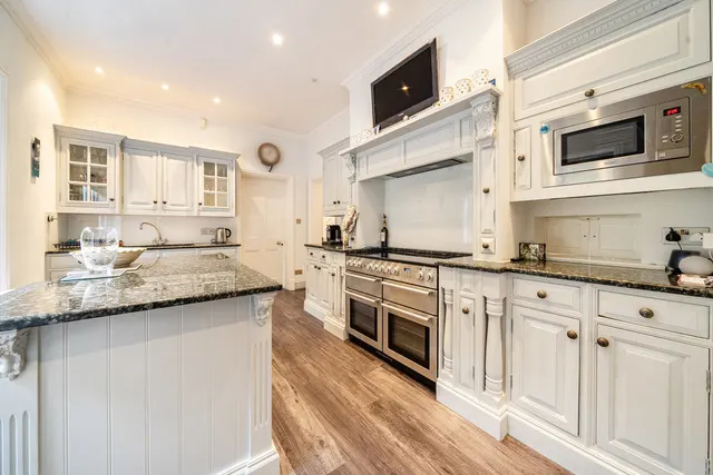 London Road, Camberley, GU15, photo 3