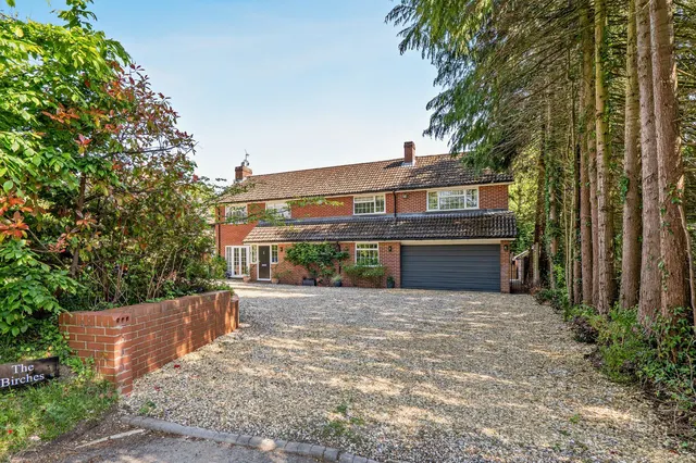 Photo 2 — Beckfords, Upper Basildon, Reading, RG8 8PB