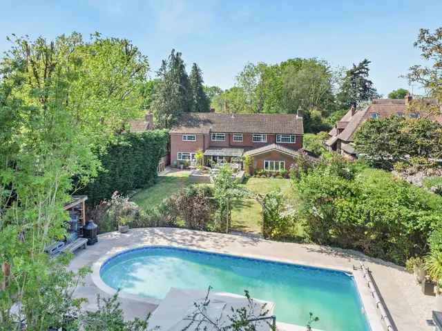 Beckfords, Upper Basildon, Reading, RG8 8PB, photo 1