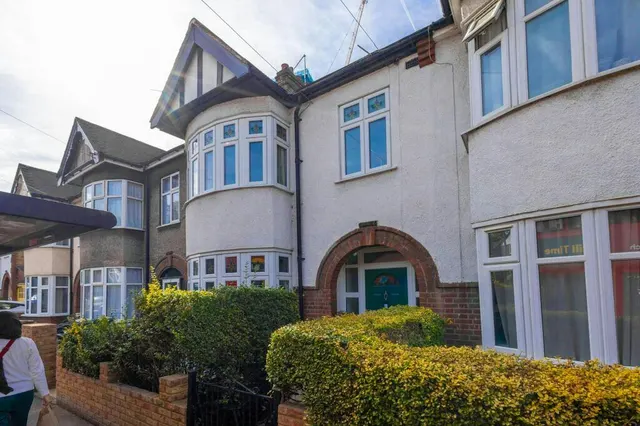 Hale End Road, London, E17, photo 1