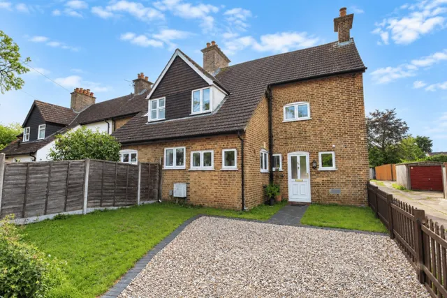 3 bedroom house, Ridge Road, Letchworth Garden City, SG6