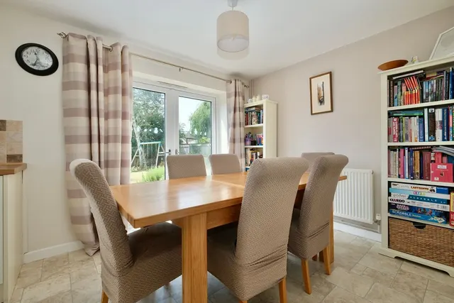 Ashton Close, Needingworth, PE27, photo 3