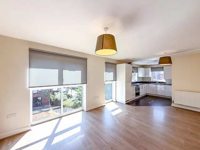 Otter Way, West Drayton, UB7, photo 2