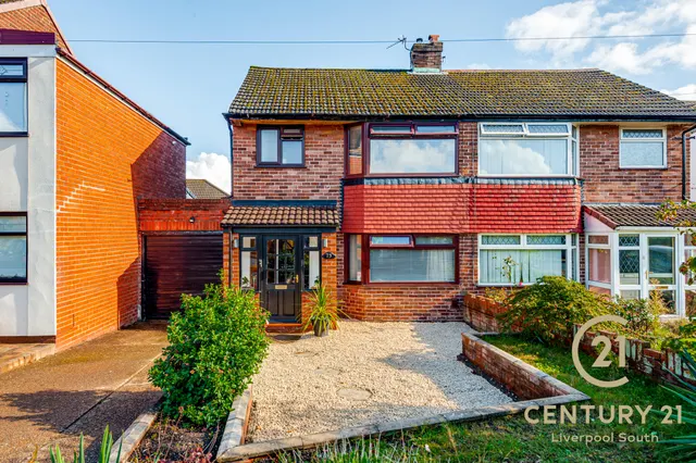 Speke Road, Woolton, L25, photo 1