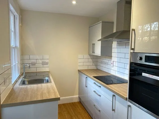 Madeira Place, Newbury, RG14, photo 2