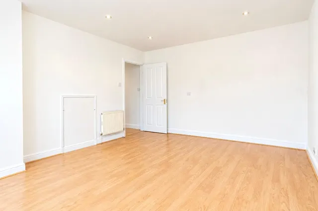 Brookwood Avenue, Eastleigh, SO50, photo 3