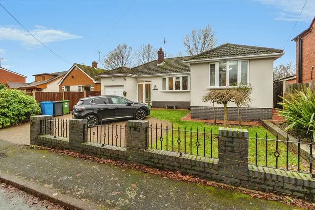 Queens Road, Calf Heath, Wolverhampton, Staffordshire, WV10, photo 1