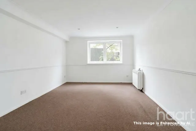 Trinity Close, London, E11, photo 2