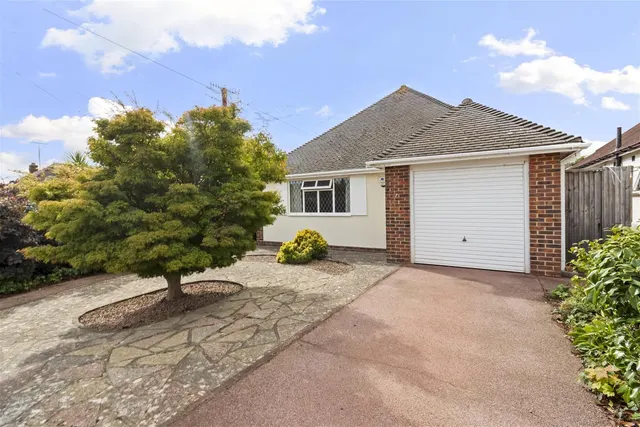 Southsea Avenue, Goring-By-Sea, photo 1
