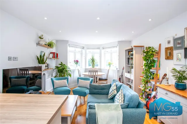 Alexandra Grove, North Finchley, N12, photo 2