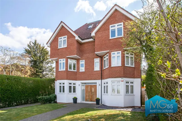 Alexandra Grove, North Finchley, N12, photo 1