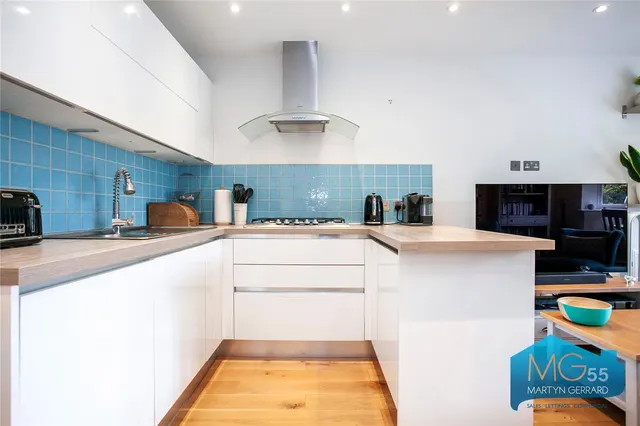 Alexandra Grove, North Finchley, N12, photo 3