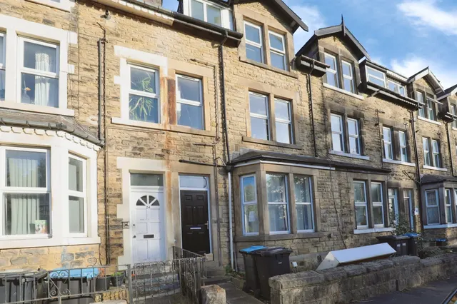 Dragon Road, Harrogate, HG1, photo 1
