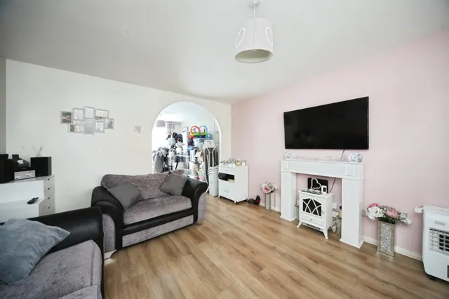 Claverley Green, Luton, LU2, photo 3