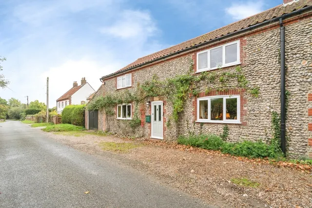 Bale Road, Sharrington, NR24, photo 1