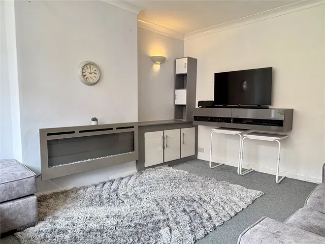 Furtherwood Road, Oldham, OL1, photo 3