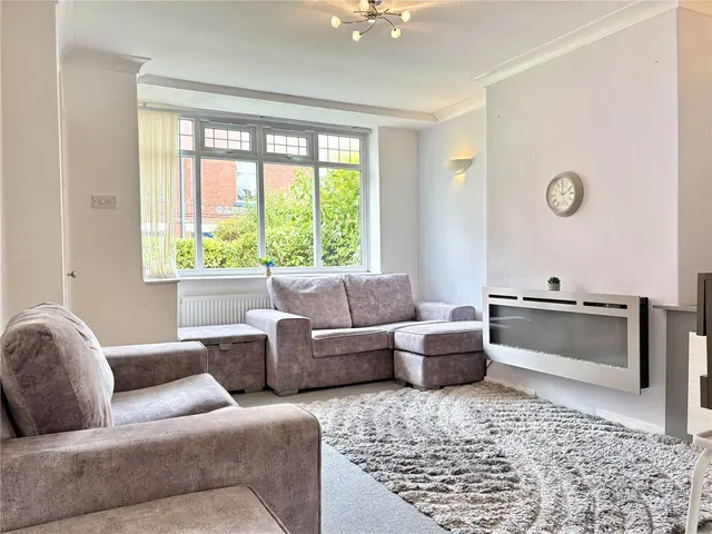 Furtherwood Road, Oldham, OL1, photo 2