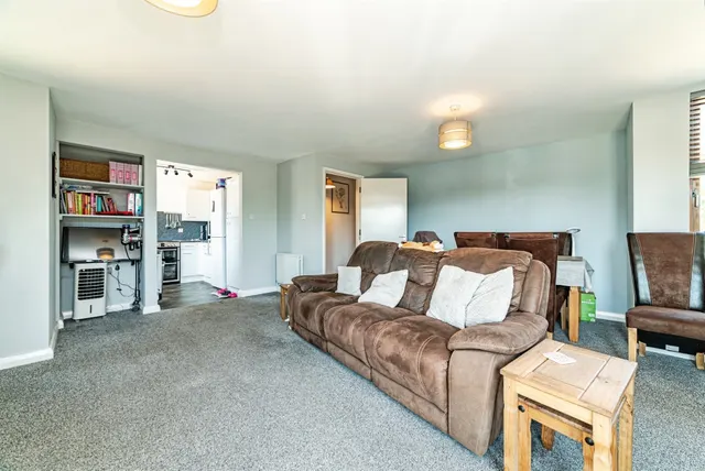 Photo 2 — Southview Mews, Basingstoke