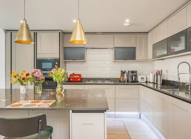 Photo 3 — Erridge Road, Wimbledon, SW19