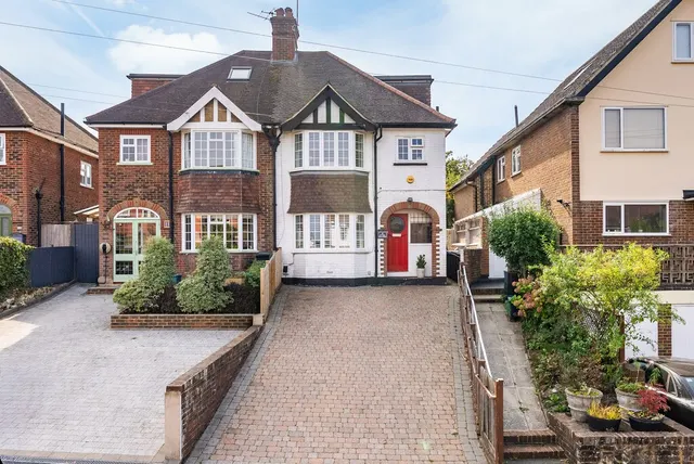 St Pauls Road West, Dorking, RH4, photo 2