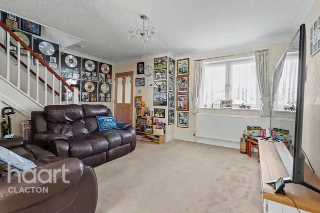Portsmouth Road, Clacton-On-Sea, CO15, photo 2