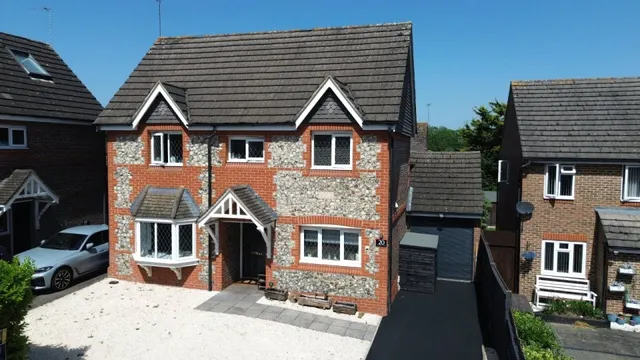 Woodcock Court, Three Mile Cross, RG7, photo 1